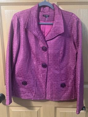 600 West Women's Textured Magenta Blazer